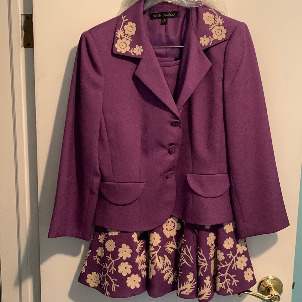 Dark purple skirt suit set with flower embroidery